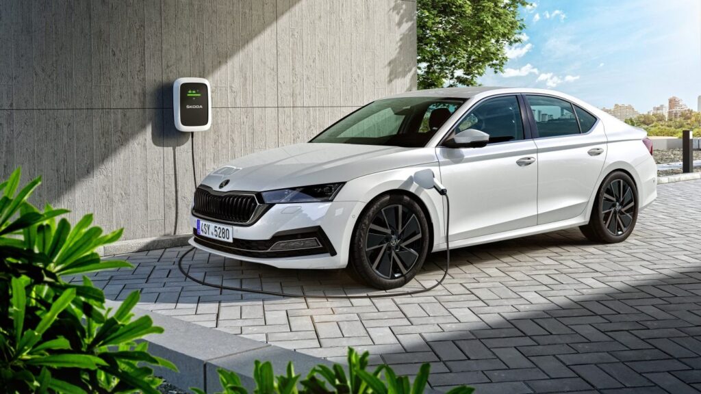 Ojazdené hybridné a elektrické vozidlá: Čo by ste mali vedieť?